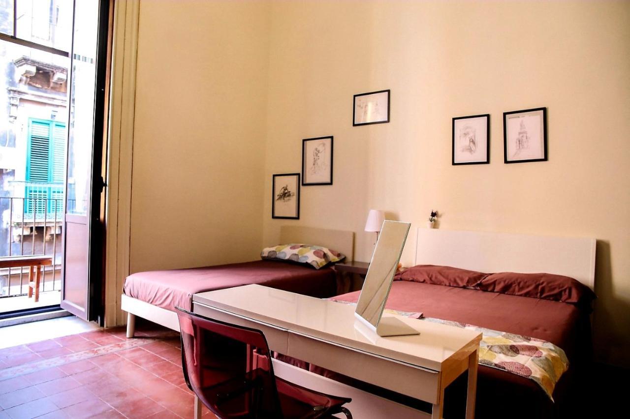 Apartment Center Street Catania